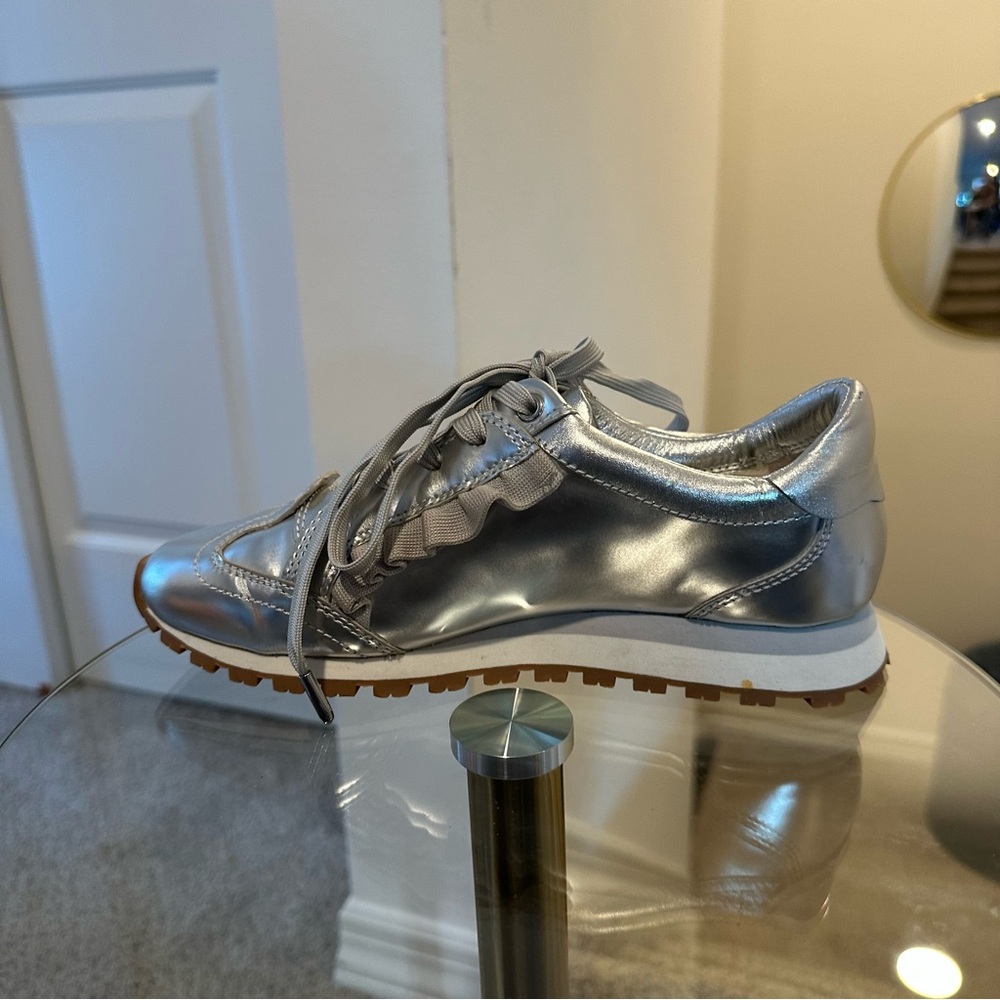 Tory Burch Sport Women's Ruffle Trainer Leather Lace Up Sneakers in Silver - Picture 6 of 12